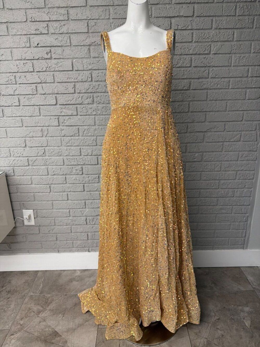 HY Women’s Formal Sleeveless Gold Sequined Velvet Mermaid Dress Size 4